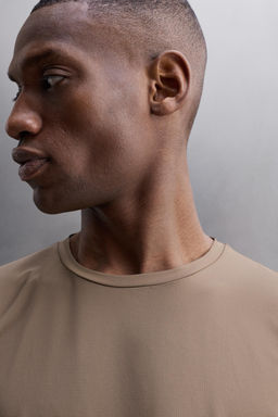 BASIC TECHNICAL LONG SLEEVE T-SHIRT