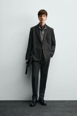 DOUBLE-BREASTED SUIT BLAZER