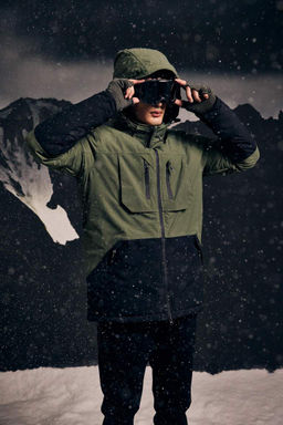 Водоотталкивающее водонепроницаемое пальто стандартной посадки с капюшоном DeFactoFit