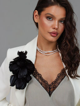 Авторская Брошь с натуральным перьям премиального качества