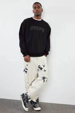 TRENDYOL MAN Siyah Oversize/Genis Kesim Kabartma Bask?l? Sweatshirt TMNAW25SW00046