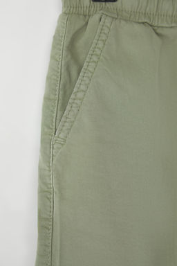 Ac?k Haki Pamuklu Basic Lastikli Cep Detayl? Erkek Cocuk Sort&Bermuda TKDSS25JE00006