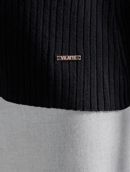 Джемпер тонкой вязки из вискозы с нейлоном