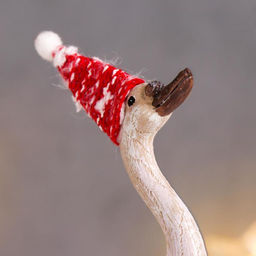 Фигурка полистоун Гусь лапчатый в новогоднем колпаке, 14?9.3?5.2 см