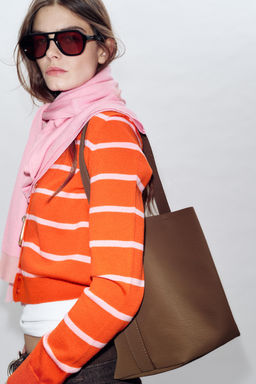 BUCKET SHOULDER BAG