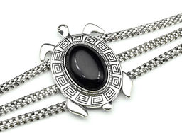 Браслет на металлической основе Черепаха с агатом черным (имитация), 21см - Радуга камня фото 2