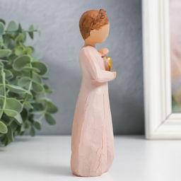 Фигурка полистоун Девушка с коробочкой/сердечком, 4?4.5?13 см, МИКС