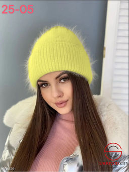 Шапка из ангоры внутри флис