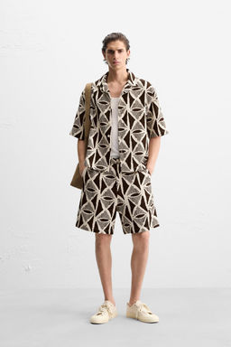 GEOMETRIC PRINT OVERSHIRT