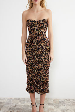 TRENDYOLMILLA Cok Renkli Vucuda Oturan Leopar Desenli Drapeli Orme Tul S?k Abiye Elbise TPRSS24EL00058