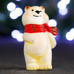 Фигурка полистоун «Мишка в шарфике застенчивый», 3×4×8 см