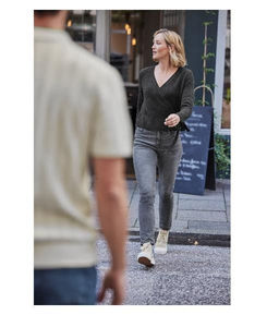 Джинсы женские ESMARA  фото 2