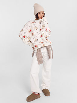 Джемпер женский молочно-бежевый новогодний с принтом в виде печенья и конфет - Mark formelle фото 2