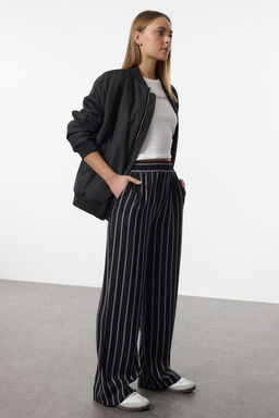 TRENDYOLMILLA Siyah Rahat Kesim Cizgili Genis Paca Dokuma Pantolon TWOSS25PL00008  фото 4