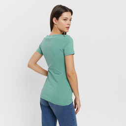 Футболка женская с вырезом лодочка MINAKU: Basic line, оливковая, размер 48