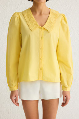 TRENDYOLMILLA Beyaz Yakas? Islemeli Nak?s Detayl? Regular Normal Kal?p Pamuklu Dokuma Gomlek TWOAW21GO0005  фото 3