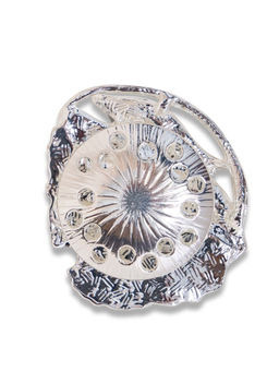 Брошь на магните абстрактной формы металлическая - Модные истории фото 4