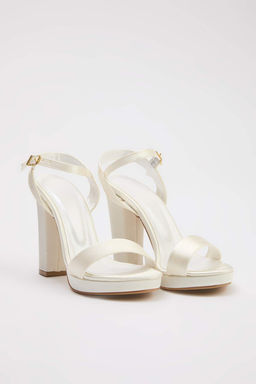 Bridal Inci Beyaz Kad?n 10 cm Klasik Topuklu Ayakkab? TAKSS26TO00008