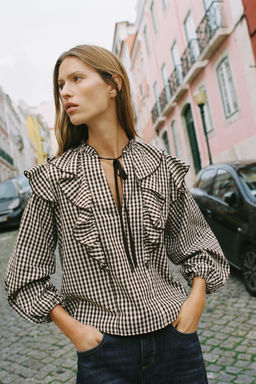 RUFFLED GINGHAM BLOUSE - Zara фото 15