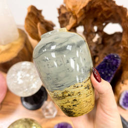 Ваза из дендритовой Яшмы