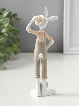 Фигурка полистоун Зайчик в сером комбинезоне, со шляпой, лопатой, 19.5 см
