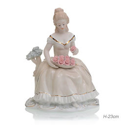 Статуэтка Дама с цветами 23 см / HP3156 /уп 18/