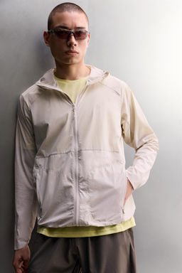 CHAQUETA T?CNICA CORTAVIENTOS / Crudo medio - Zara фото 5