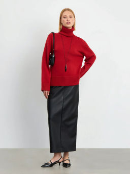 EMKA // Свитер с высоким воротником