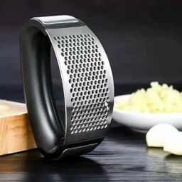 Цена за 2 шт. Пресс для чеснока металлический с пластиковой ручкой ID1653