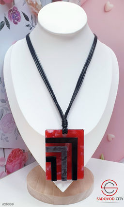 Колье женское на шею с камнем