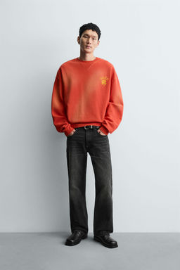 SWEATSHIRT WITH SPRAY TEXT PRINT