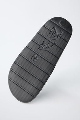 PALA MINECRAFT MOJANG AB. / Negro - Zara фото 8