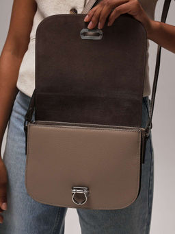 Сумка кожаная кросс-боди Azaro 31034 бежевый латте