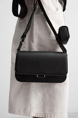 TEXTURED CROSSBODY BAG