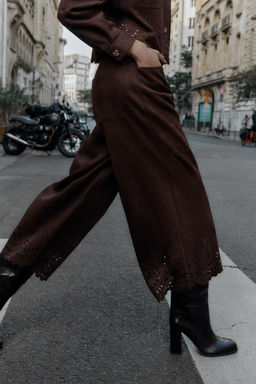 SUEDE-EFFECT CULOTTES WITH LASER-CUT HEM - Zara фото 3