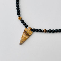 Бусы из черного Агата и песочной Яшмы с кулоном 40 см +