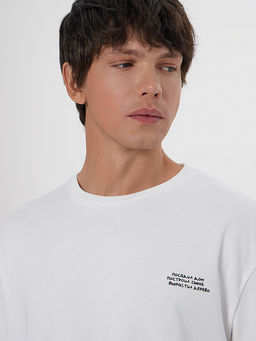 Футболка мужская белая с принтом