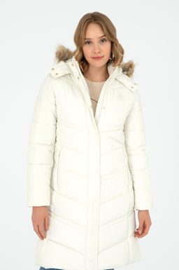 Женское кремовое пальто Неожиданная скидка в корзине