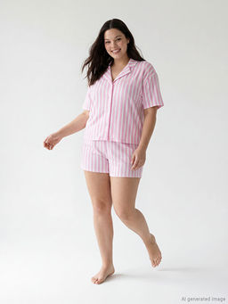 G?mlek Yaka ?izgili Kad?n ?ortlu Pijama Tak?m?