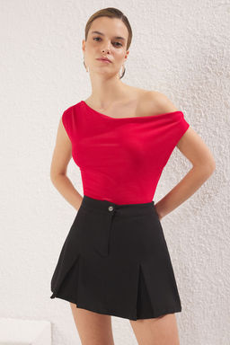 K?rm?z? Duz Kay?k Yaka Fitted Viskoz/Yumusak Kumasl? Esnek Orme Orme Bluz TWOSS24BZ00090