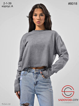 Укороченный лонгслив оверсайз