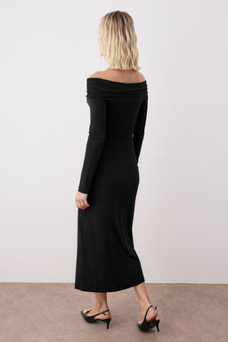 Siyah Aksesuar Detayl? Ac?k Omuzlu Bodycon Maxi Esnek Orme Elbise TWOAW26EL00166 - Trendyolmilla фото 4