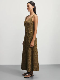 Фактурное платье прилегающего кроя / Zarina  фото 4