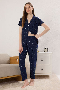 Trendyolmilla Pembe Galaksi Desenli Orme Pijama Tak?m? THMSS25PT00380