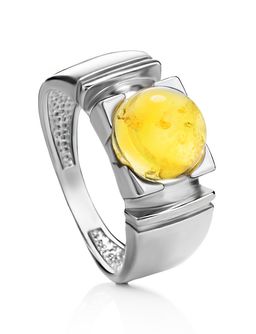 Стильное серебряное кольцо с круглой вставкой из натурального янтаря яркого лимонного цвета Рондо