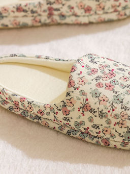 ?i?ek Desenli Kad?n Ev Terli?i