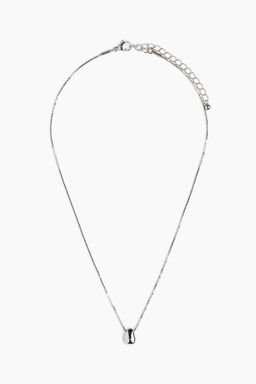 Collar de acero inoxidable con colgante