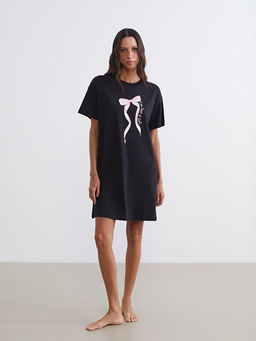 Bisiklet Yaka Bask?l? Kad?n Gecelik