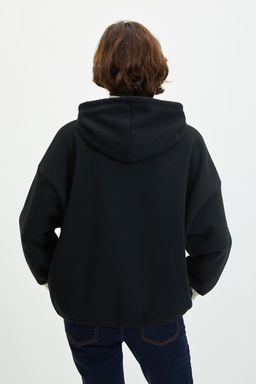 TRENDYOLMILLA Haki Kal?n Ici Polarl? Triko Bant Detayl? Kapusonlu Orme Sweatshirt TWOAW22SW1806 фото 5