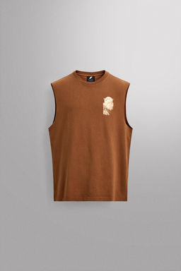 CAMISETA TANK ESTAMPADO CONTRASTE / Ocre